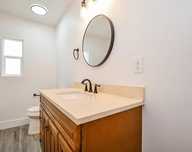 4223 Elmwood Street - Photo Thumbnail 7
