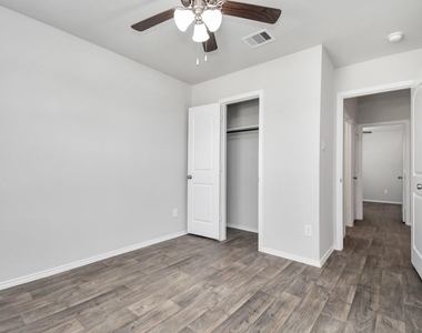 14068 W Crystal Cave Lane - Photo Thumbnail 5