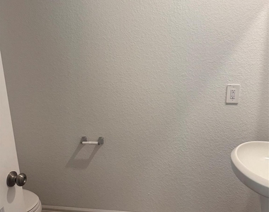 3202 Holly Stokes Way Way - Photo Thumbnail 4
