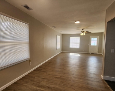 138 W Marion - Photo Thumbnail 19