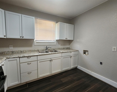 138 W Marion - Photo Thumbnail 15