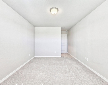 8002 Scanlan Trace - Photo Thumbnail 12