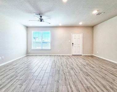 8002 Scanlan Trace - Photo Thumbnail 3