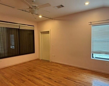 1222 Jackson Boulevard - Photo Thumbnail 4