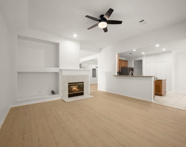 198 N Wimberly Way - Photo Thumbnail 9