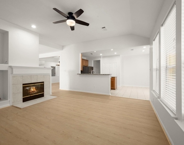 198 N Wimberly Way - Photo Thumbnail 8