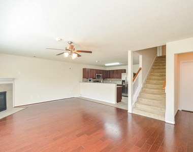 12506 Greencanyon Drive - Photo Thumbnail 8