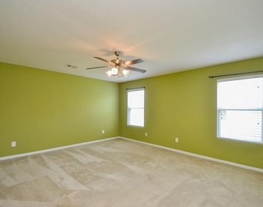 12506 Greencanyon Drive - Photo Thumbnail 10