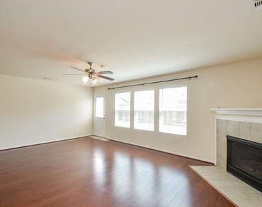 12506 Greencanyon Drive - Photo Thumbnail 6