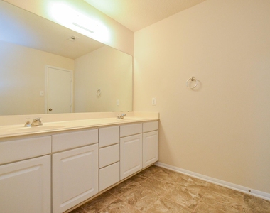 12506 Greencanyon Drive - Photo Thumbnail 23