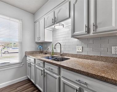 4923 Parkland Street - Photo Thumbnail 12