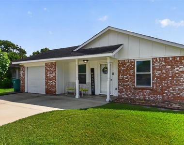 4923 Parkland Street - Photo Thumbnail 1
