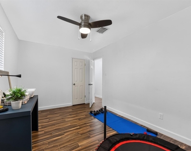 4923 Parkland Street - Photo Thumbnail 17