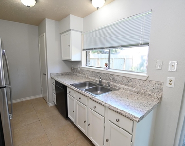 4615 Fitzwater Drive - Photo Thumbnail 9