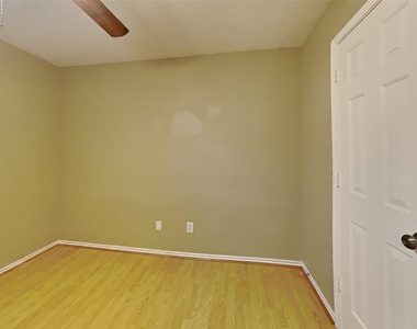16442 Redbud Berry Lane - Photo Thumbnail 14