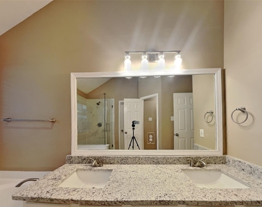 16442 Redbud Berry Lane - Photo Thumbnail 7
