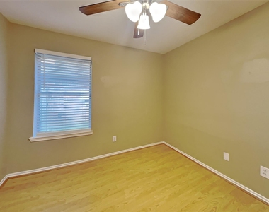 16442 Redbud Berry Lane - Photo Thumbnail 13