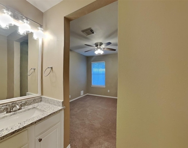 16442 Redbud Berry Lane - Photo Thumbnail 10