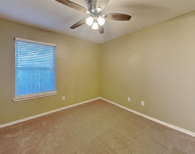 16442 Redbud Berry Lane - Photo Thumbnail 12
