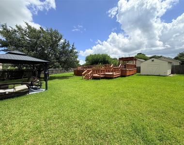 118 Highland Street - Photo Thumbnail 13