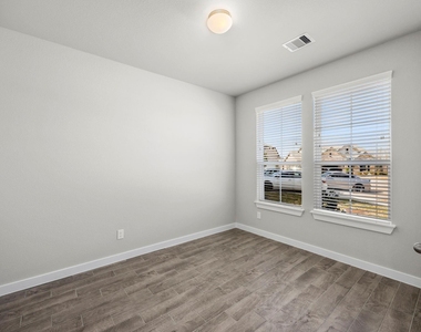 32407 Hamilton Crest Court - Photo Thumbnail 6