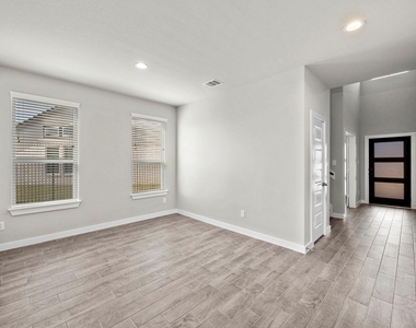 32407 Hamilton Crest Court - Photo Thumbnail 10