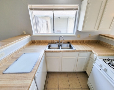 5222 Beaverhill Drive - Photo Thumbnail 20
