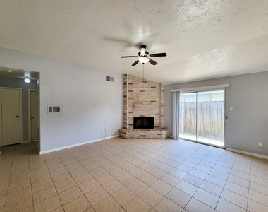 5222 Beaverhill Drive - Photo Thumbnail 4
