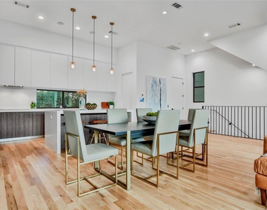 807 Memorial Heights Drive - Photo Thumbnail 13