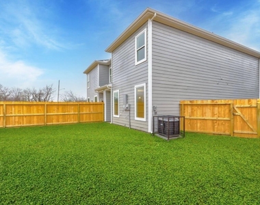 4804 Centipede Road - Photo Thumbnail 17