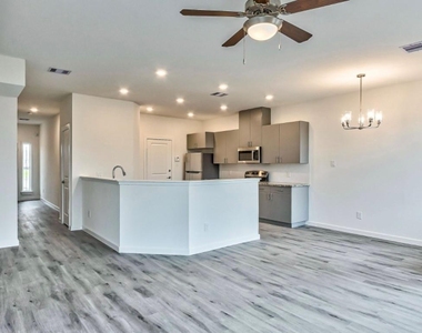 4804 Centipede Road - Photo Thumbnail 3