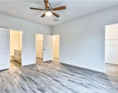 4804 Centipede Road - Photo Thumbnail 10