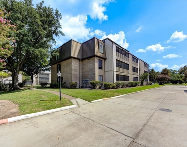 3055 Walnut Bend Lane - Photo Thumbnail 28