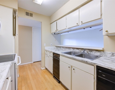3055 Walnut Bend Lane - Photo Thumbnail 11