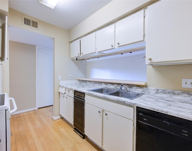 3055 Walnut Bend Lane - Photo Thumbnail 10