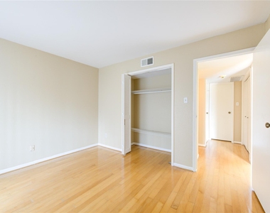 3055 Walnut Bend Lane - Photo Thumbnail 19