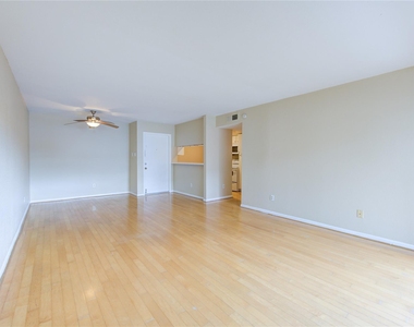 3055 Walnut Bend Lane - Photo Thumbnail 6
