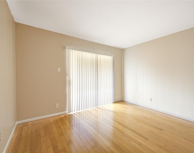 3055 Walnut Bend Lane - Photo Thumbnail 18