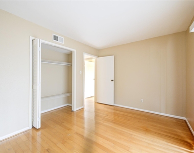 3055 Walnut Bend Lane - Photo Thumbnail 20