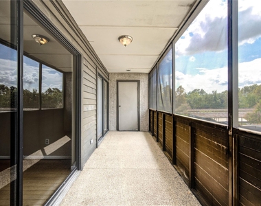 3055 Walnut Bend Lane - Photo Thumbnail 27