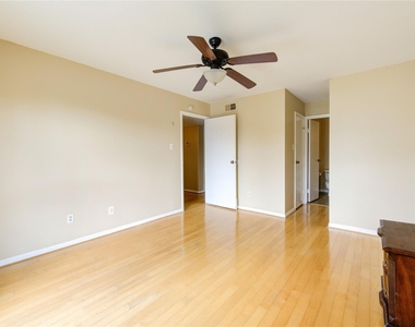 3055 Walnut Bend Lane - Photo Thumbnail 14