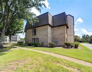 3055 Walnut Bend Lane - Photo Thumbnail 30