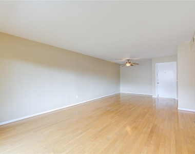 3055 Walnut Bend Lane - Photo Thumbnail 4