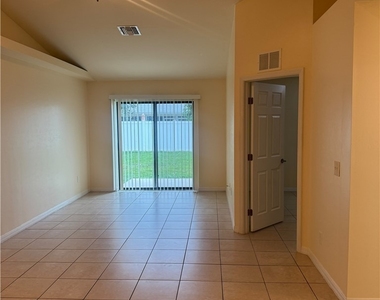 411 Nicholas Parkway W - Photo Thumbnail 7