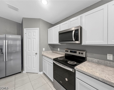 3107 35th Street W - Photo Thumbnail 9