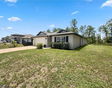 3107 35th Street W - Photo Thumbnail 4