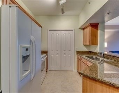 12940 Positano Circle - Photo Thumbnail 14