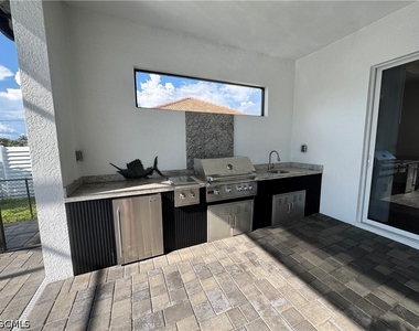 1120 Nw 42nd Place - Photo Thumbnail 9
