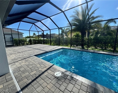 1120 Nw 42nd Place - Photo Thumbnail 6