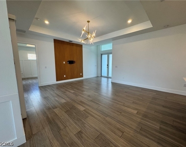 1120 Nw 42nd Place - Photo Thumbnail 11